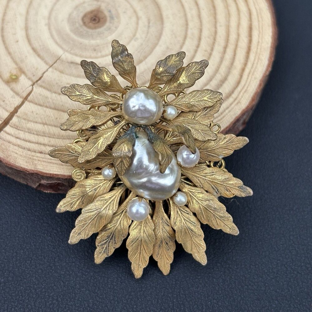 RARE Vintage Miriam Haskell Baroque Pearl Leaf Brooch Gold Tone Signed